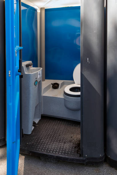 Best Portable restroom trailer rental  in Elgin, MN